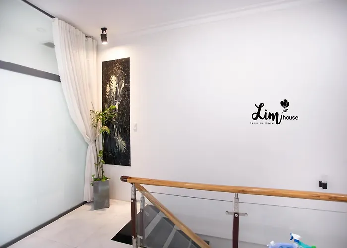 Ở trọ Lim